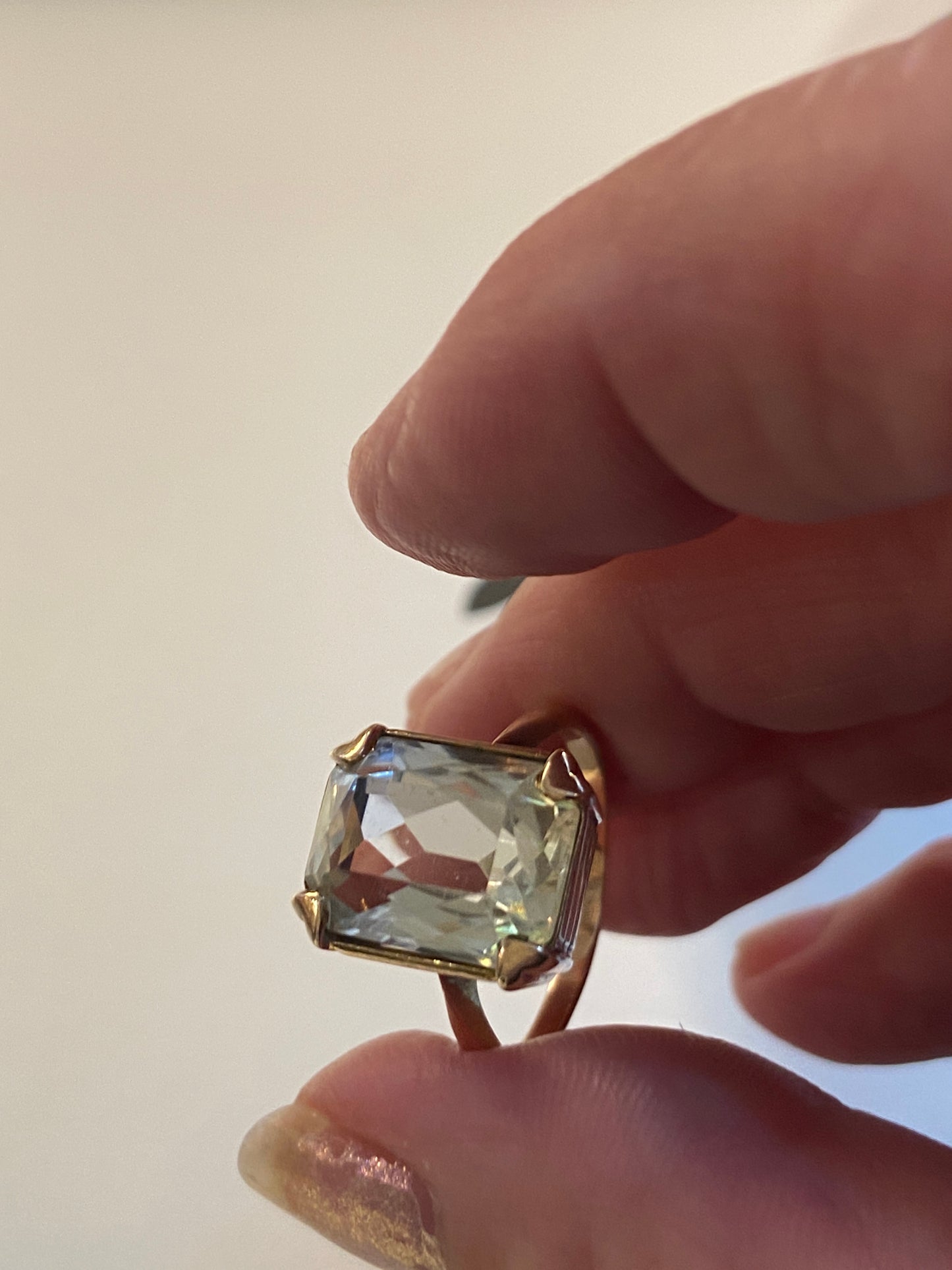 9ct vintage quartz cocktail ring . size N