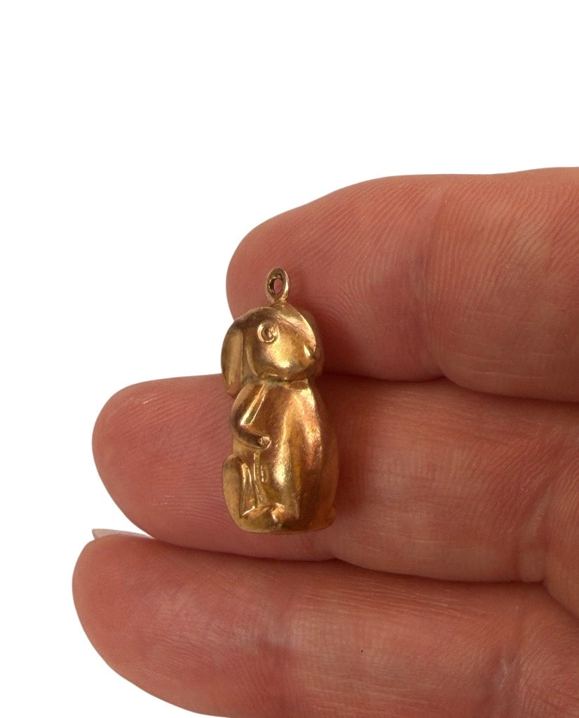 9ct vintage flopsey bunny rabbit charm. 1.1g circa 1974 hollow