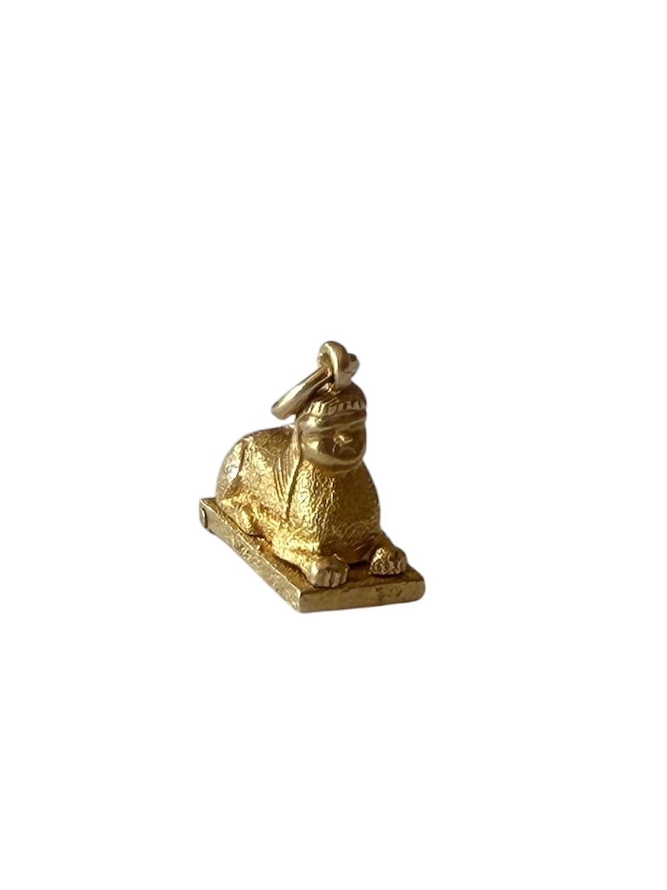 9ct vintage sphinx charm opening with mummy inside. circa 1952 3.22g by PPLD