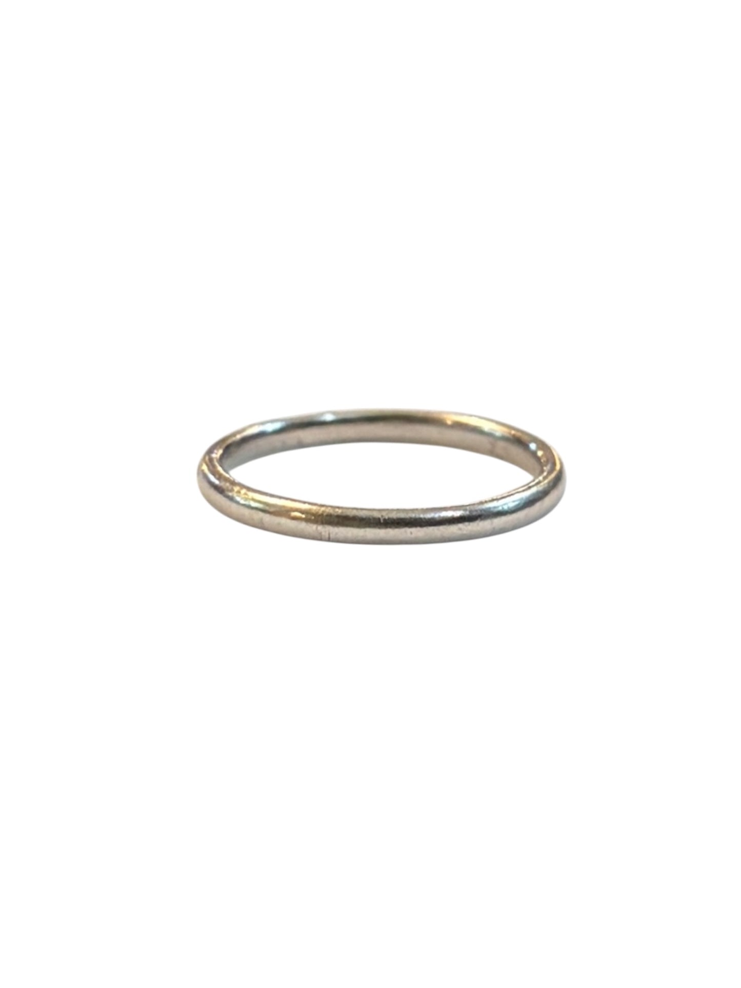 platinum wedding band size m 2.7g