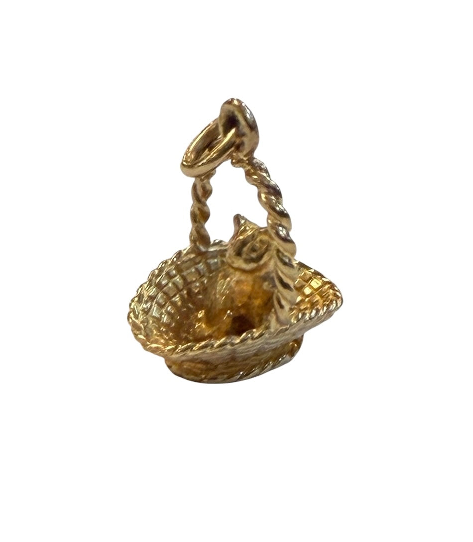 9ct vintage cat in basket charm 1.3g