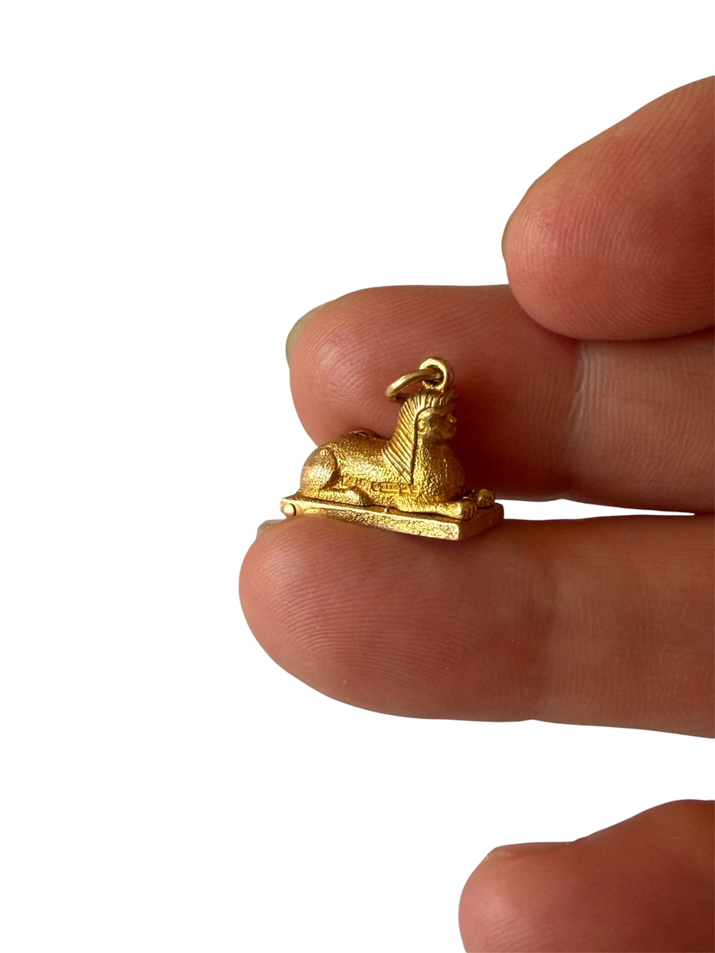 9ct vintage sphinx charm opening with mummy inside. circa 1952 3.22g by PPLD