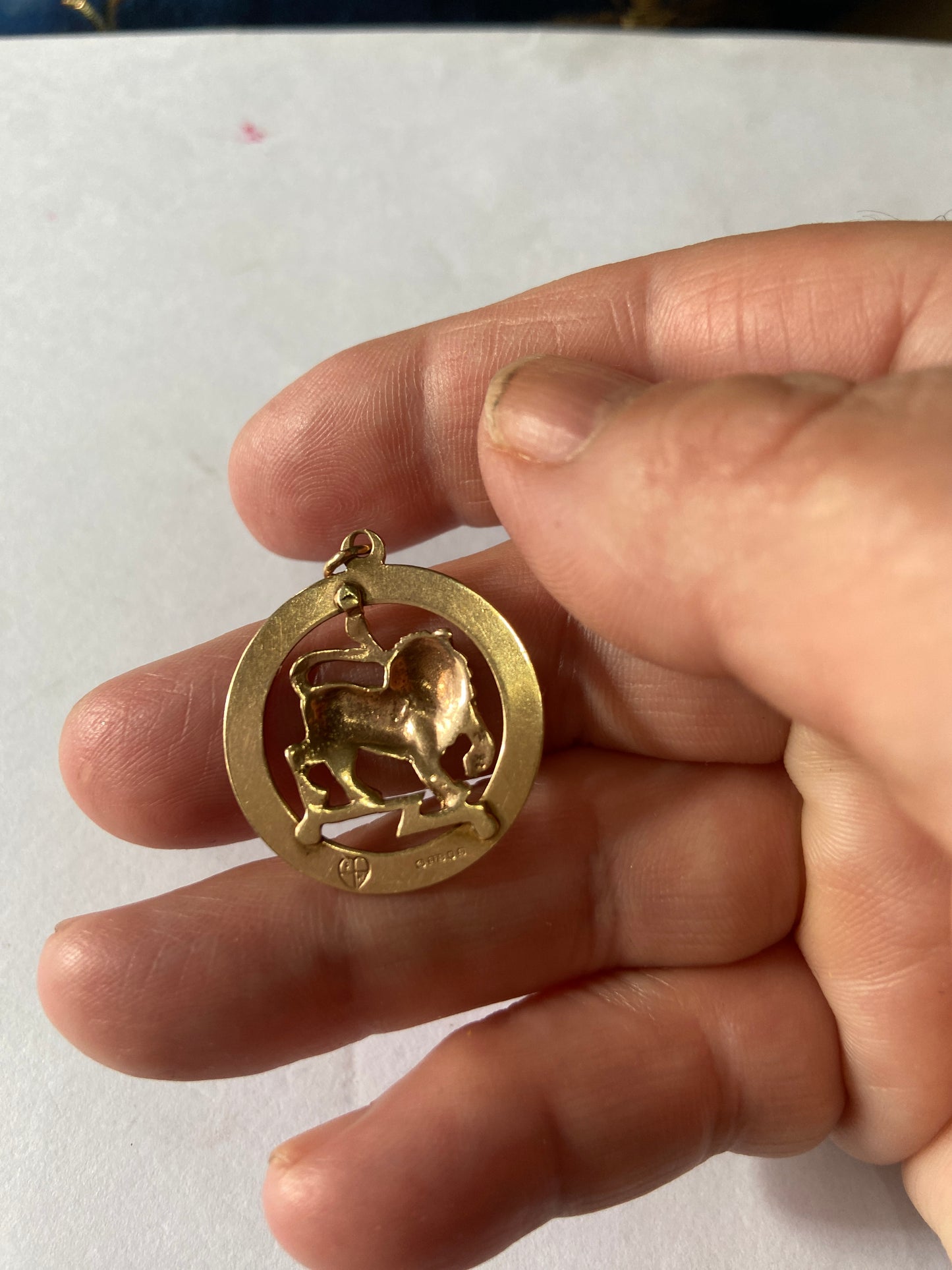 9ct Leo vintage charm / pendant lion circa 1978