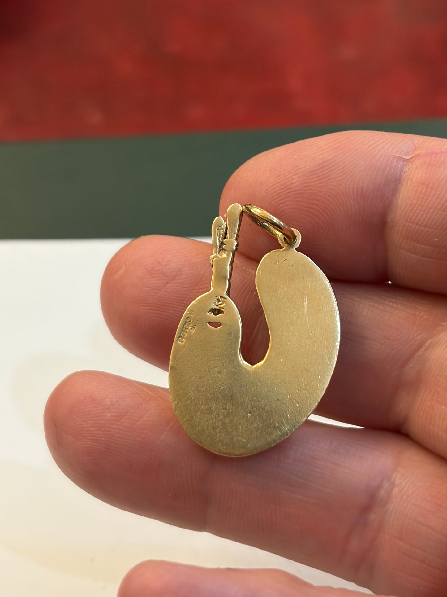 9ct vintage palette charm / pendant