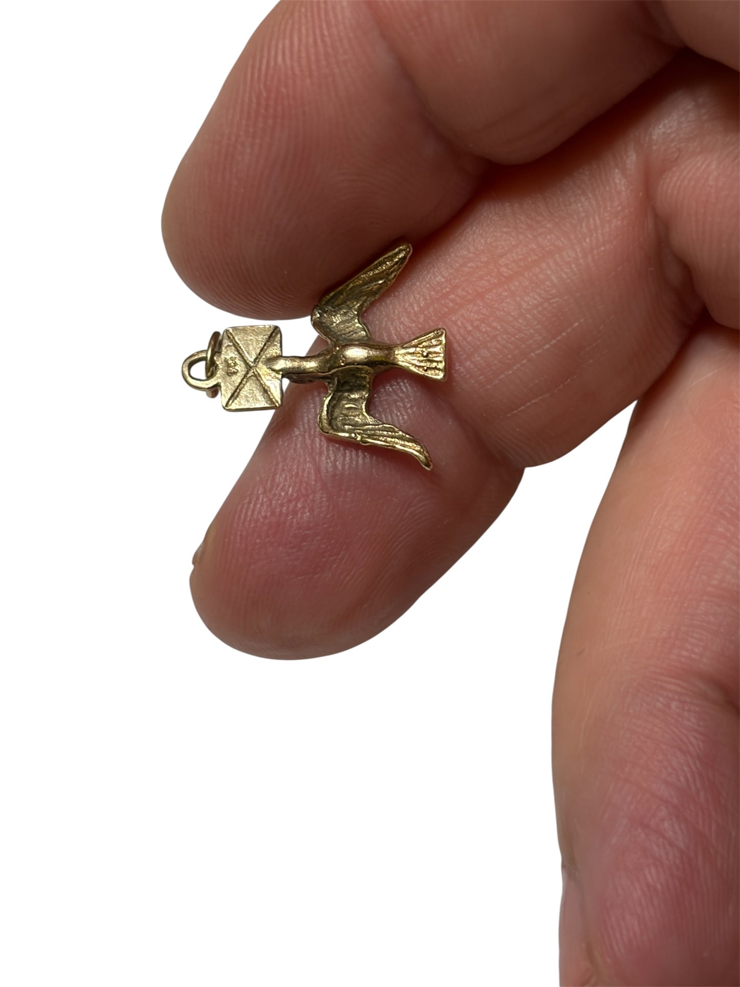 9ct vintage Dove with letter charm / pendant 0.9g