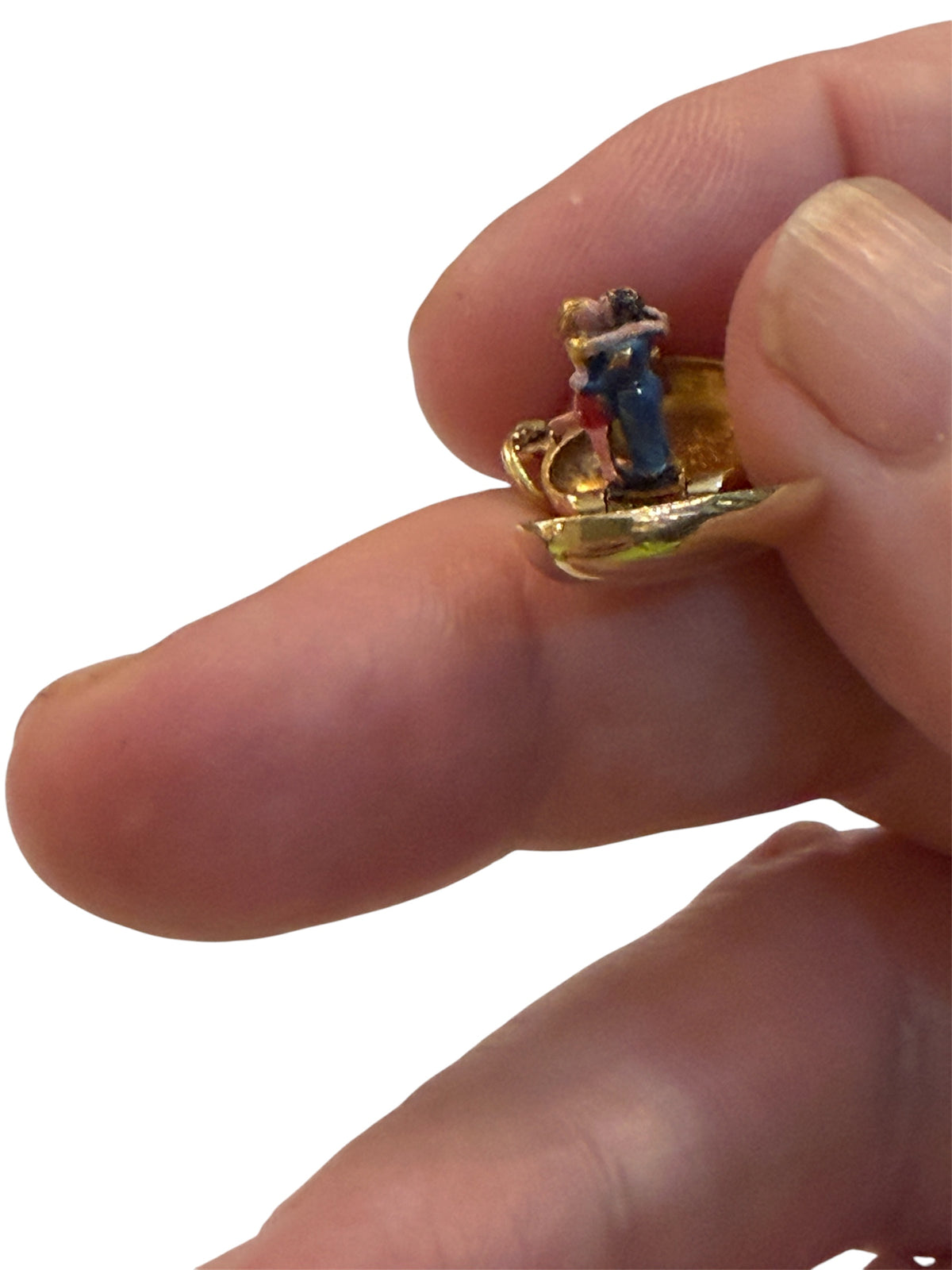 9ct vintage heart charm with couple embracing inside circa 1986 3.3g by ppld