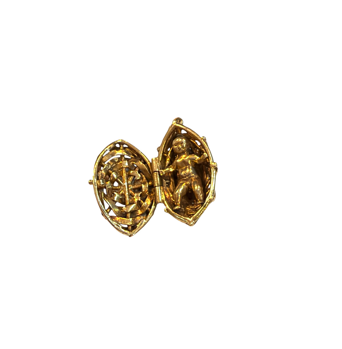 9ct vintage opening moses basket charm / pendant circa 1959 7.23g