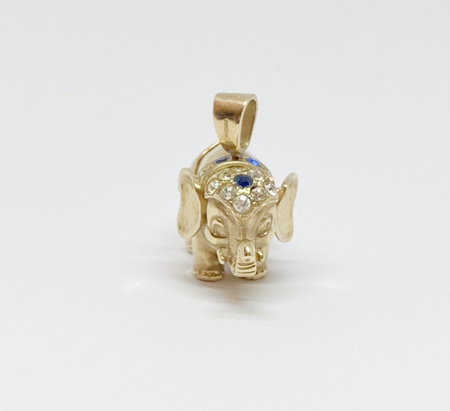 9ct pre owned fabulous elephant pendant