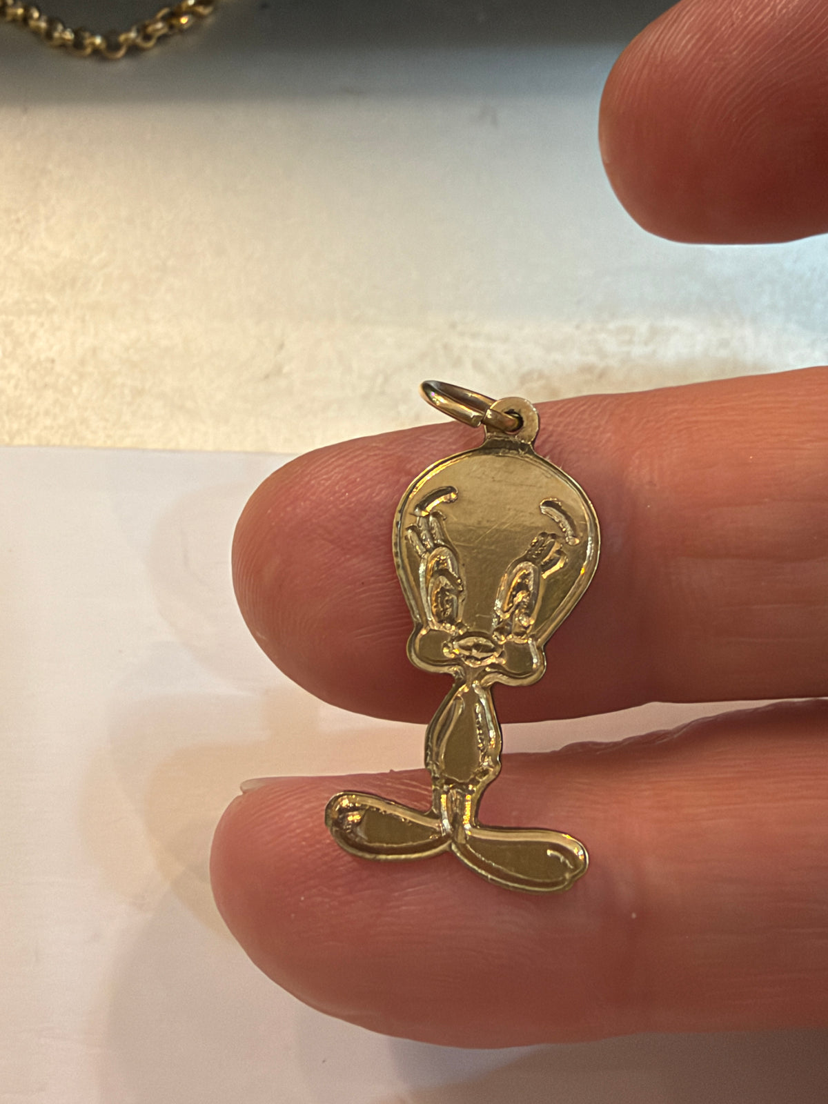 9ct vintage preownedtweety pie charm / pendant 1.16