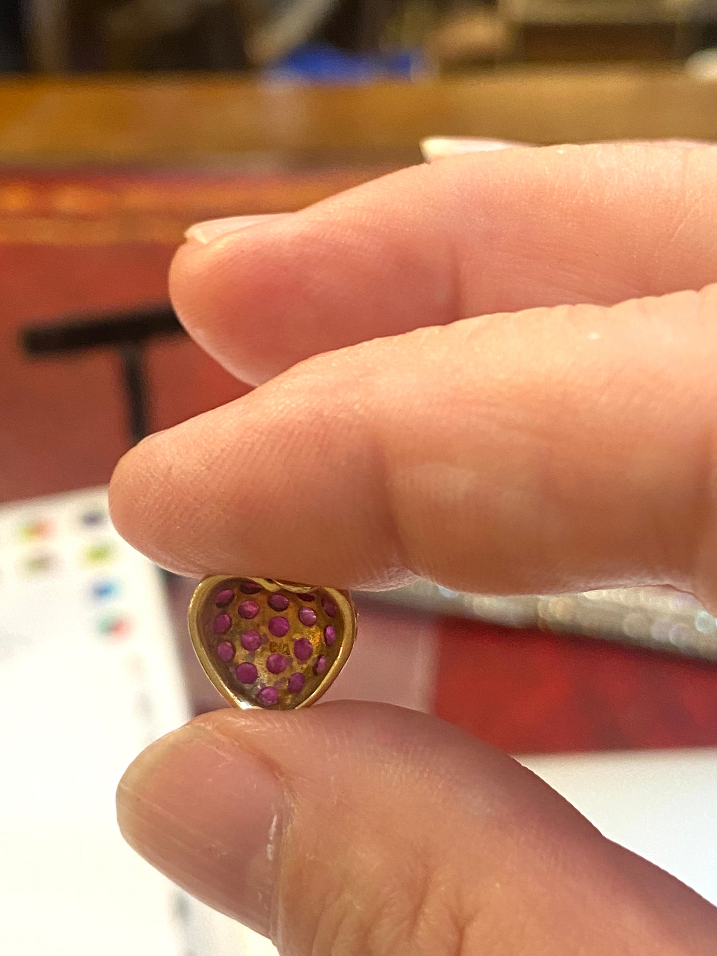 9ct vintage  ruby heart charm / pendant 1.3g