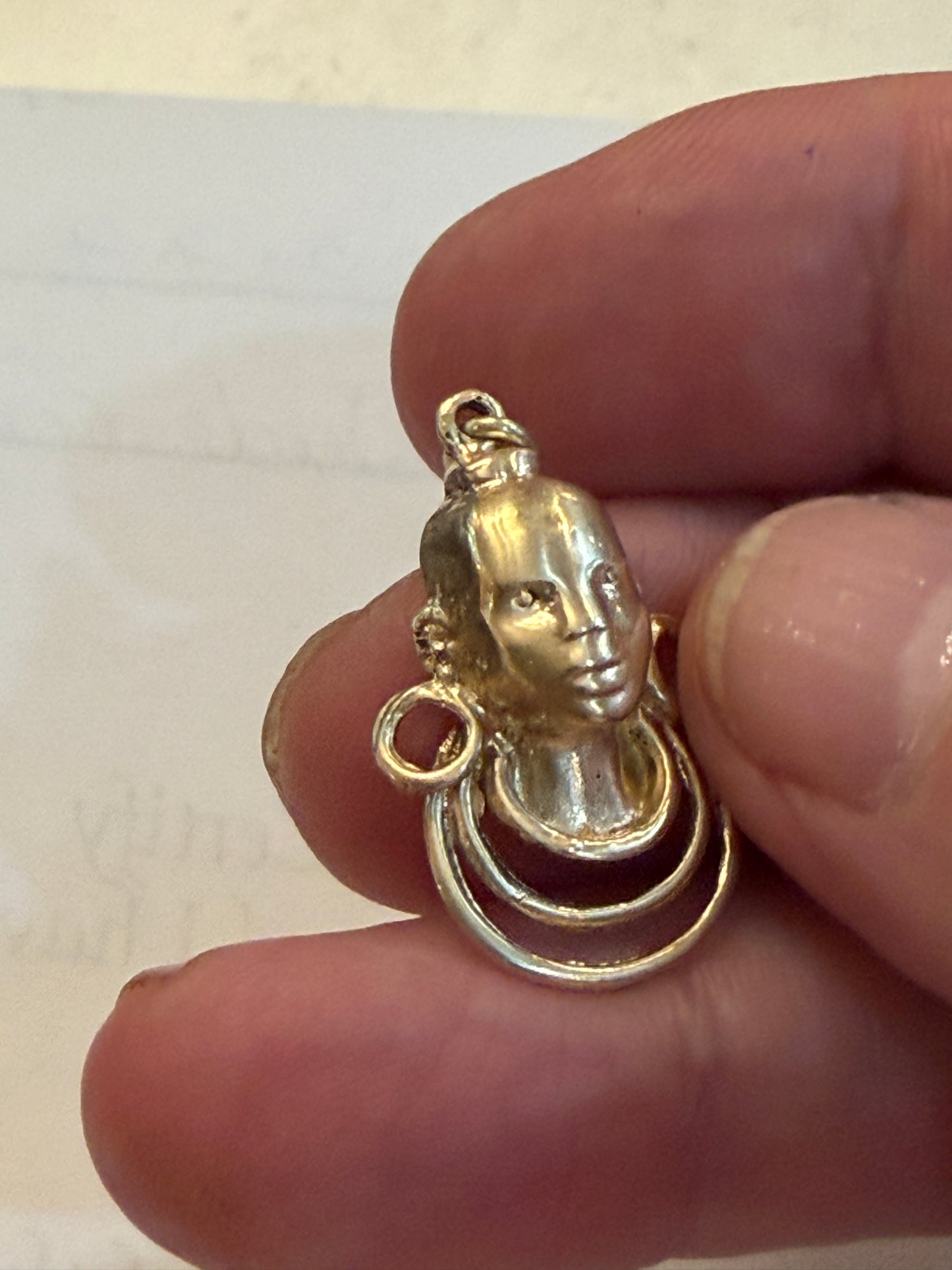 9ct vintage Maasai bust charm / pendant 2.8g
