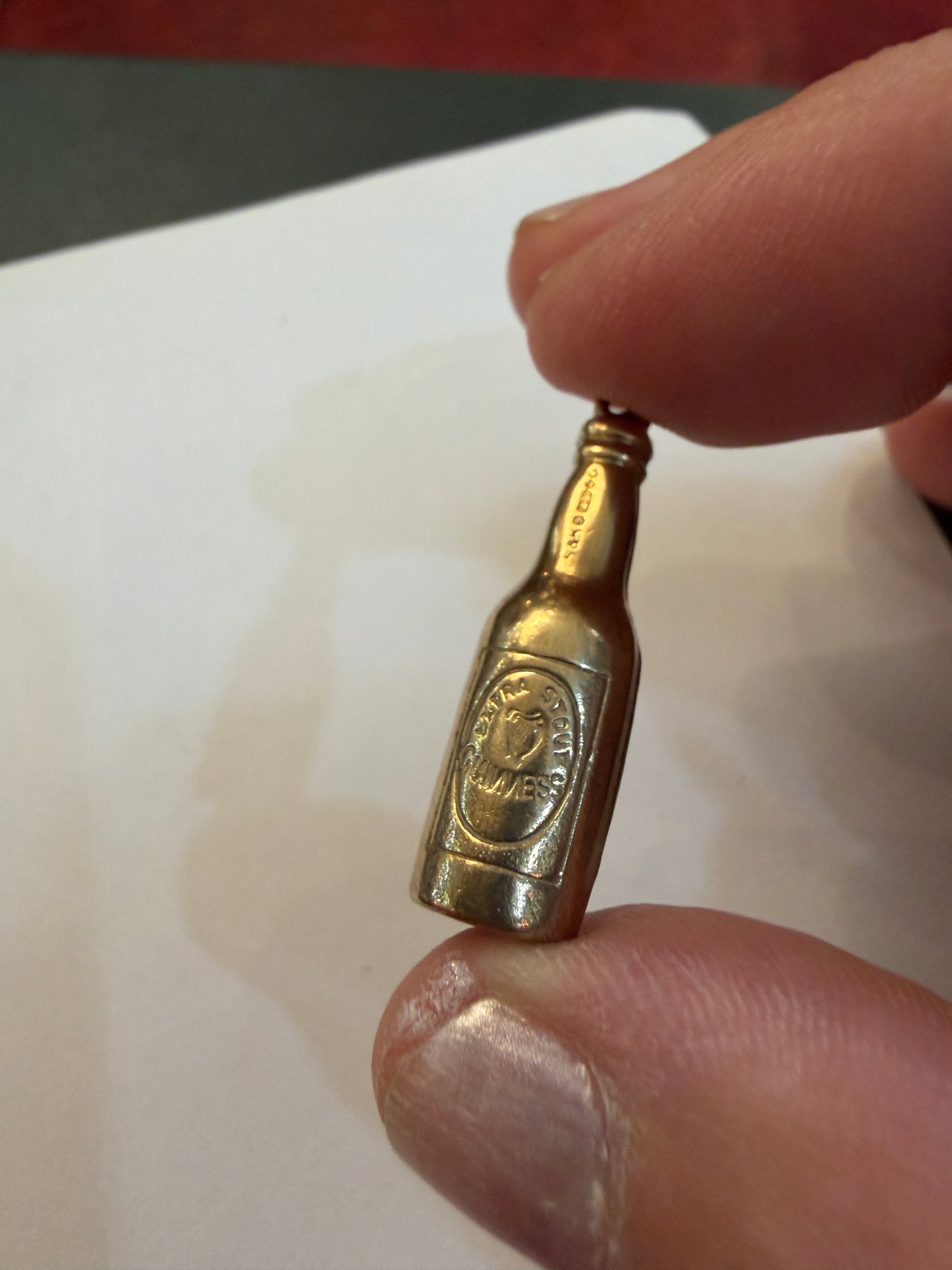 9ct vintage bottle of guinness charm, circa 1972 hollow 1.33g