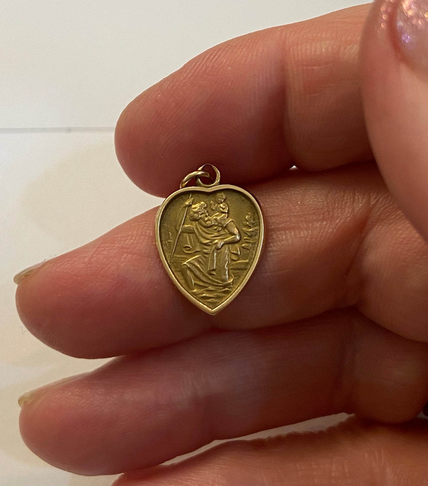 9CT VINTAGE ST CHRISTOPHER CHARM /PENDANT HEART SHAPE CIRCA 1962 1.4G