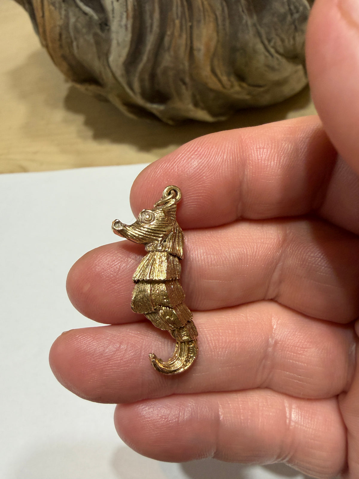 9ct vintage seahorse charm, articulated circa London 1979 6.5g