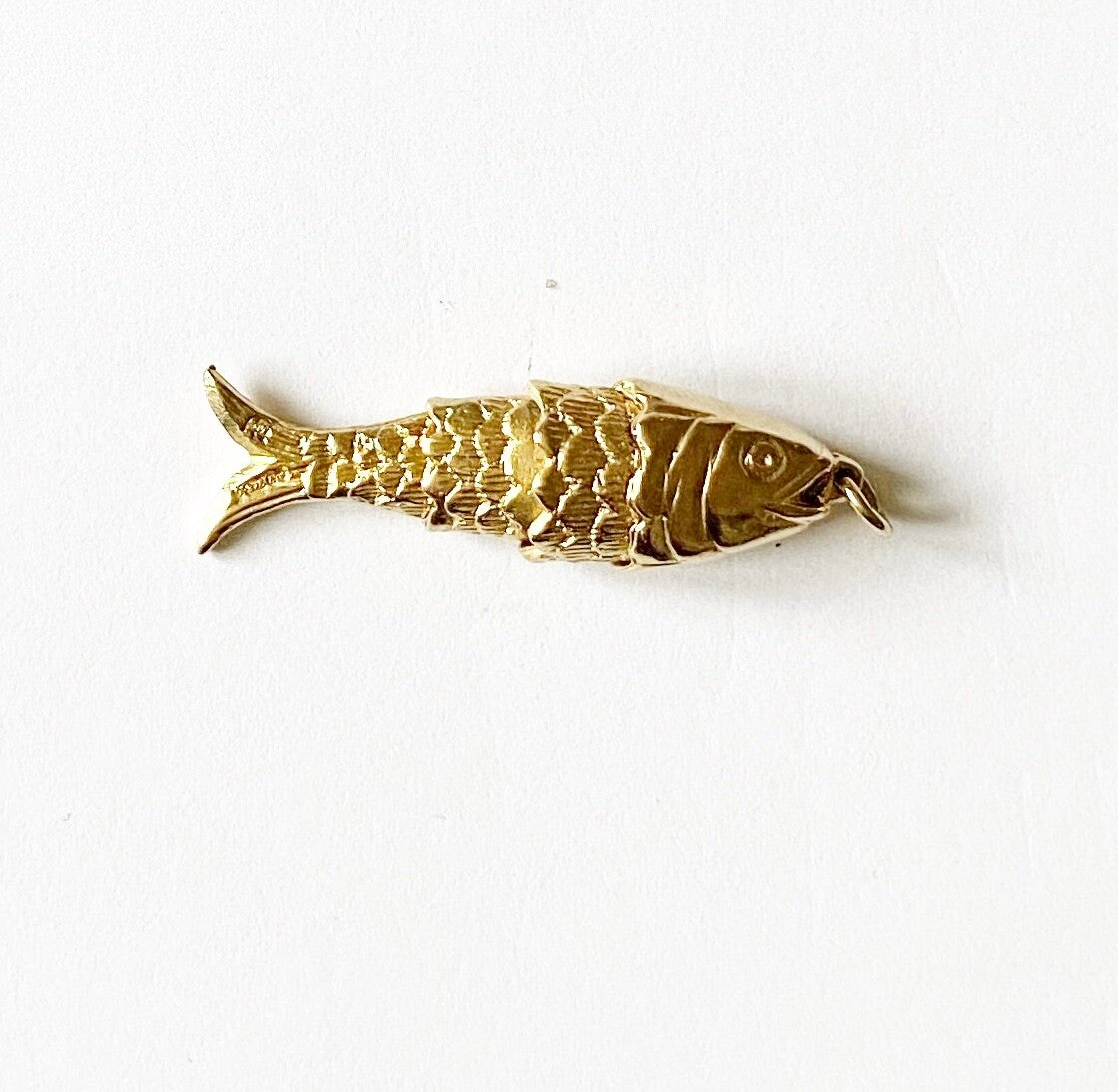 9ct vintage articulated fish charm circa 1969 5.2g