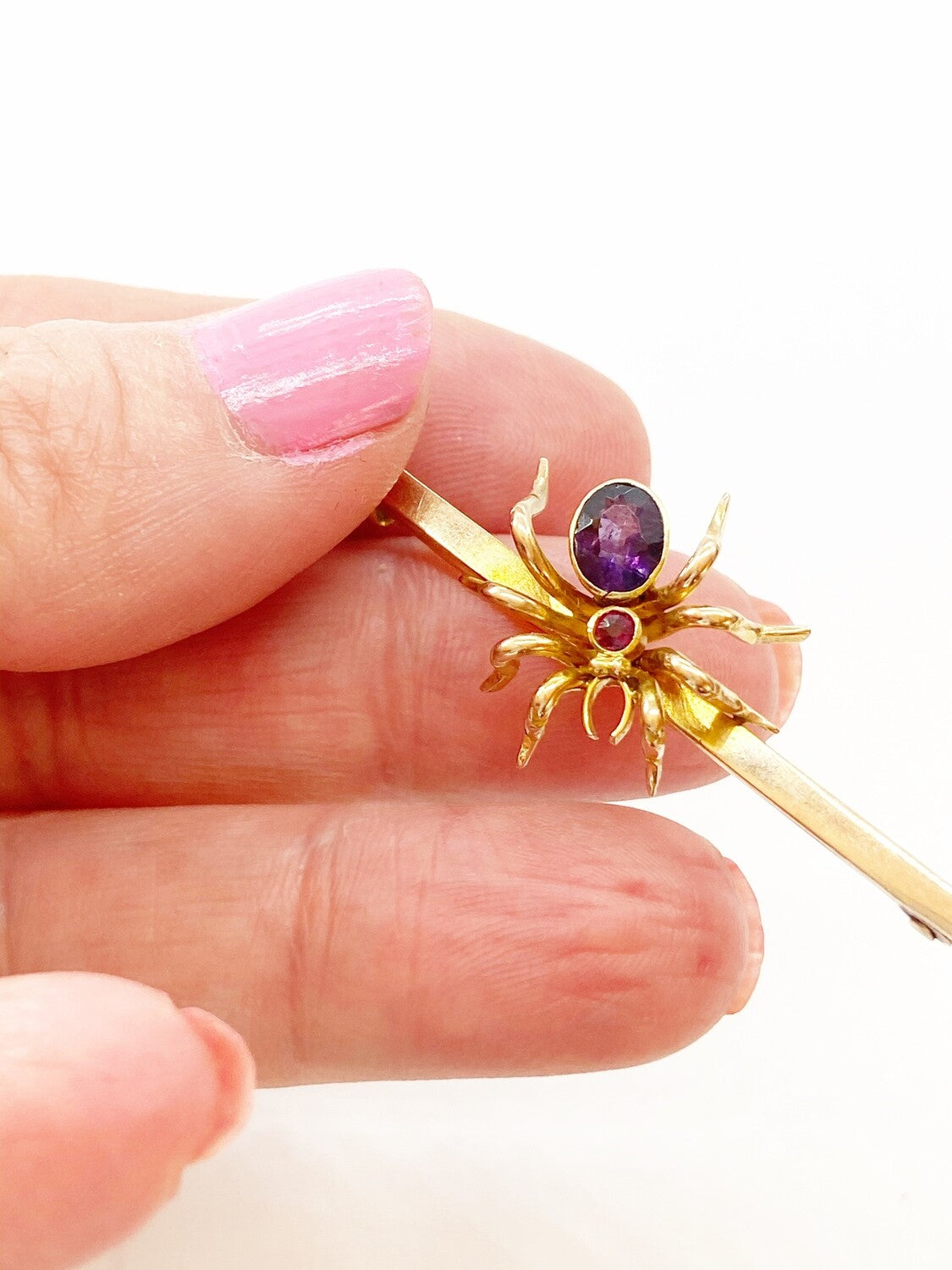 9ct vintage spider brooch with Amethyst body