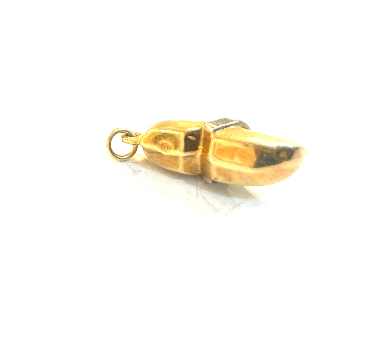 14ct 585 clog charm with diamonds