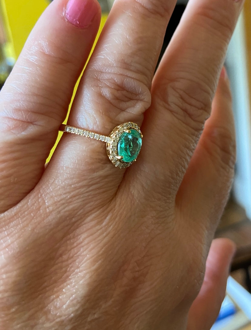 18ct pre owned 1 ct Colombian emerald and diamond ring size N