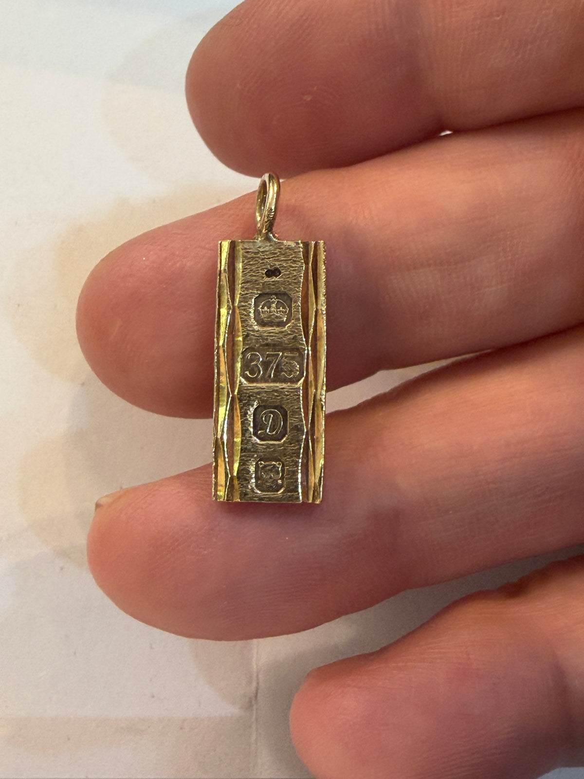 9ct vintage ingot charm / pendant circa London 1978 . 3.