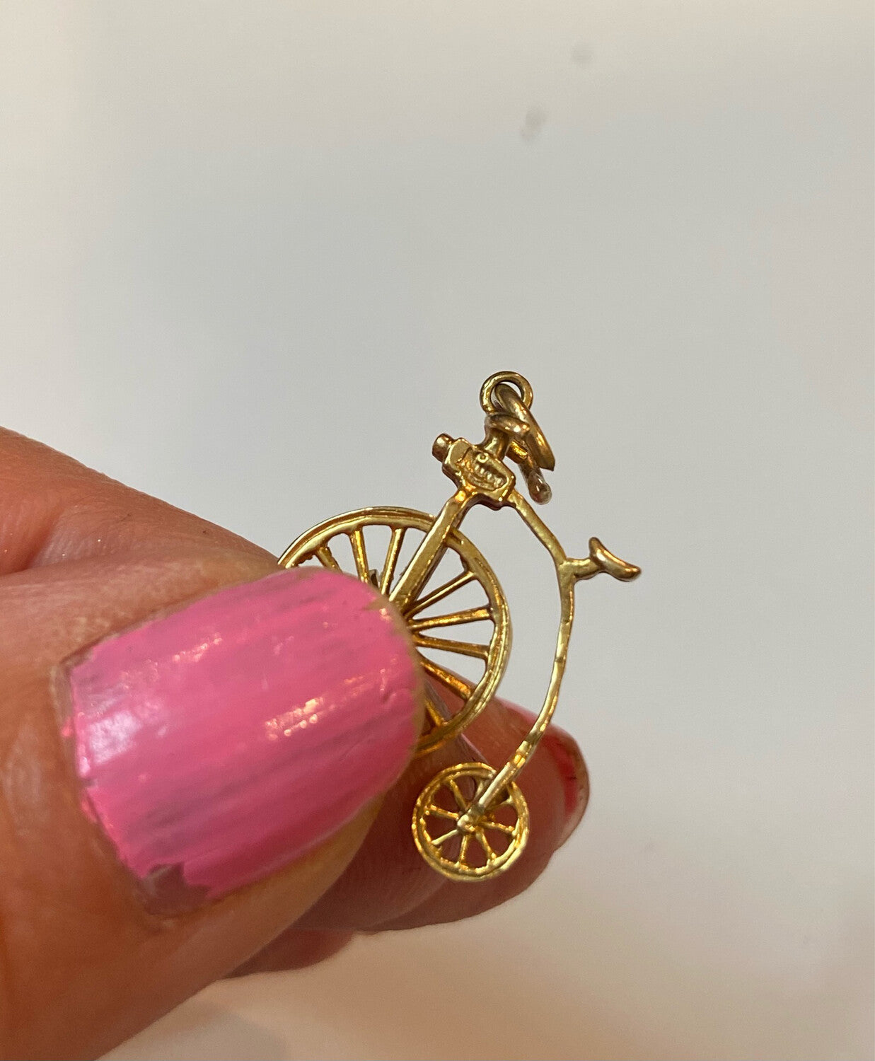 9ct vintage penny farthing charm siged'nuvo'