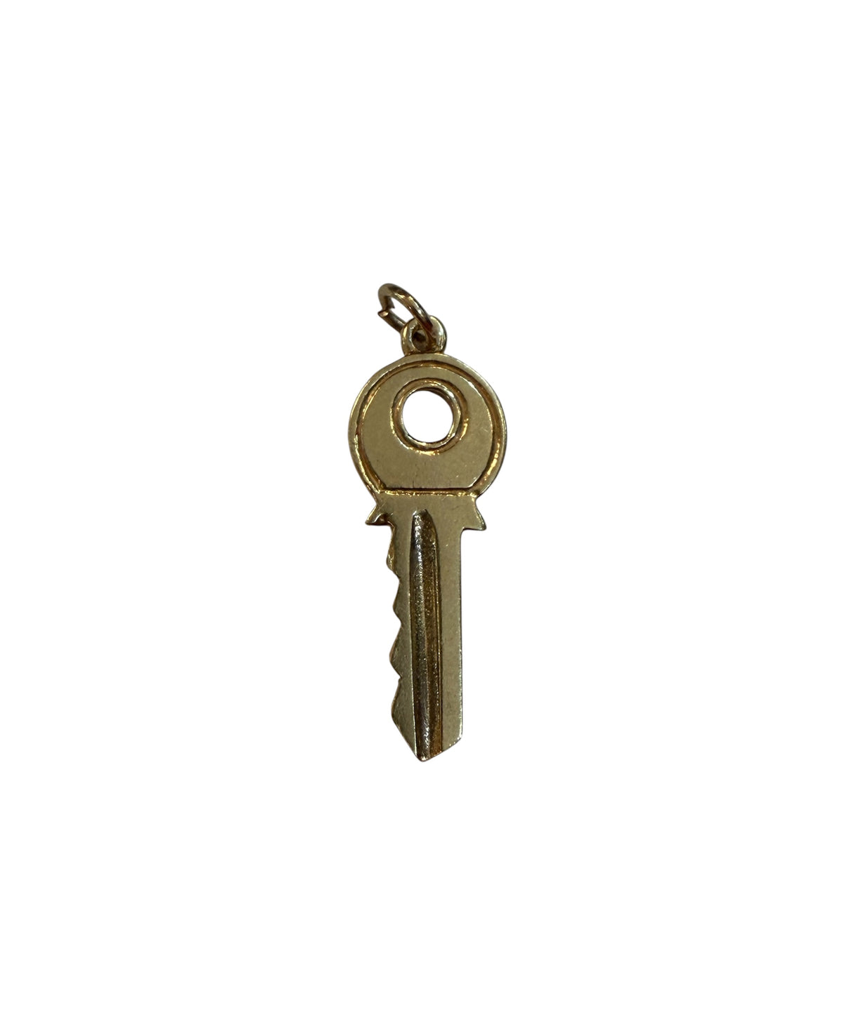 9ct vintage key charm. maker WJP circa 1979 sheffield. 2.63g