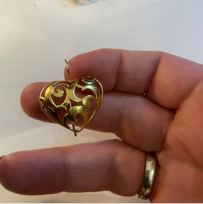18ct 750 pre owned heart shaped drop earrings