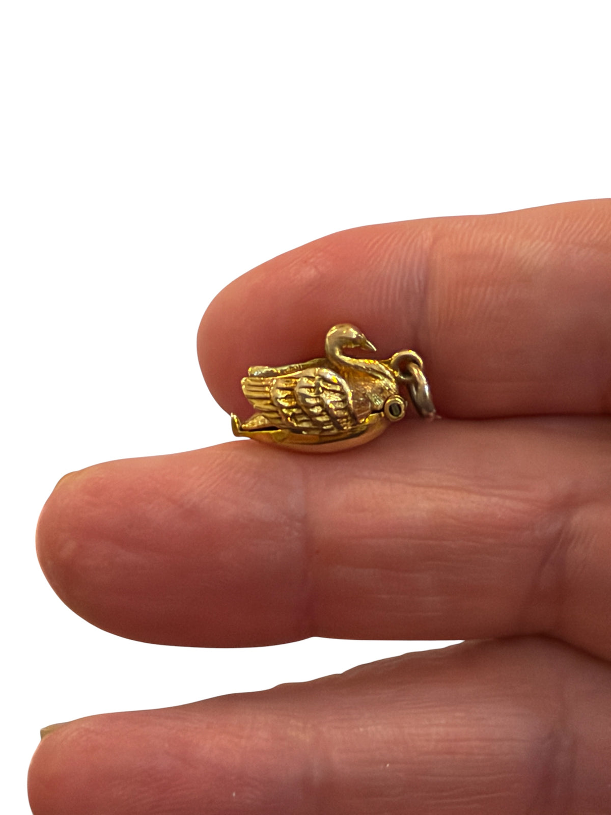 9ct vintage swan char, swan lake by RP. circa 1965-66 2.7g