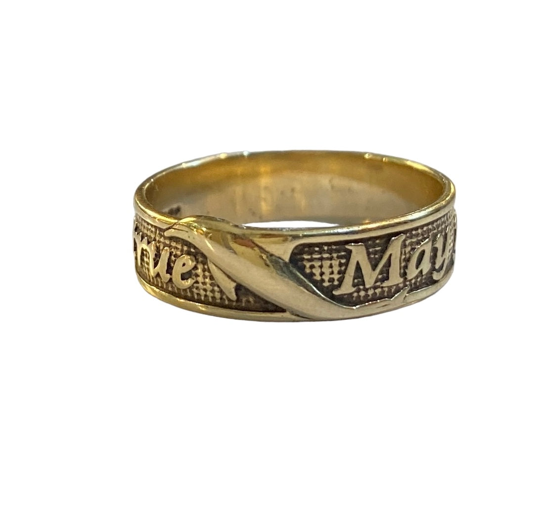 9ct dolphin ring size R withe the words 'may you wish come true'