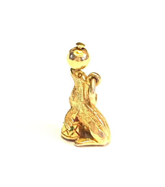 9ct vintage seal with ball charm circa 1961