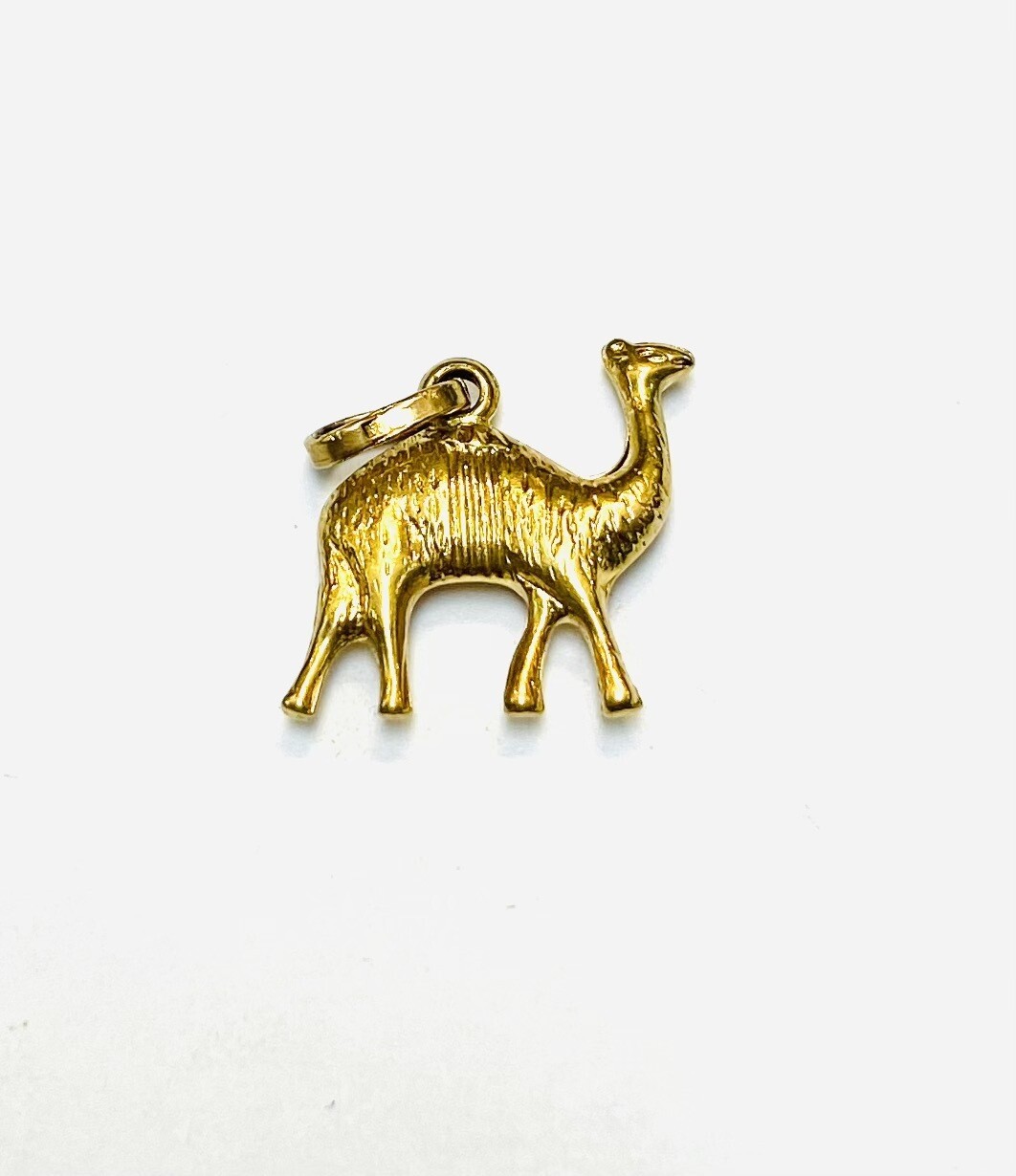 9ct vintage camel charm / pendant
