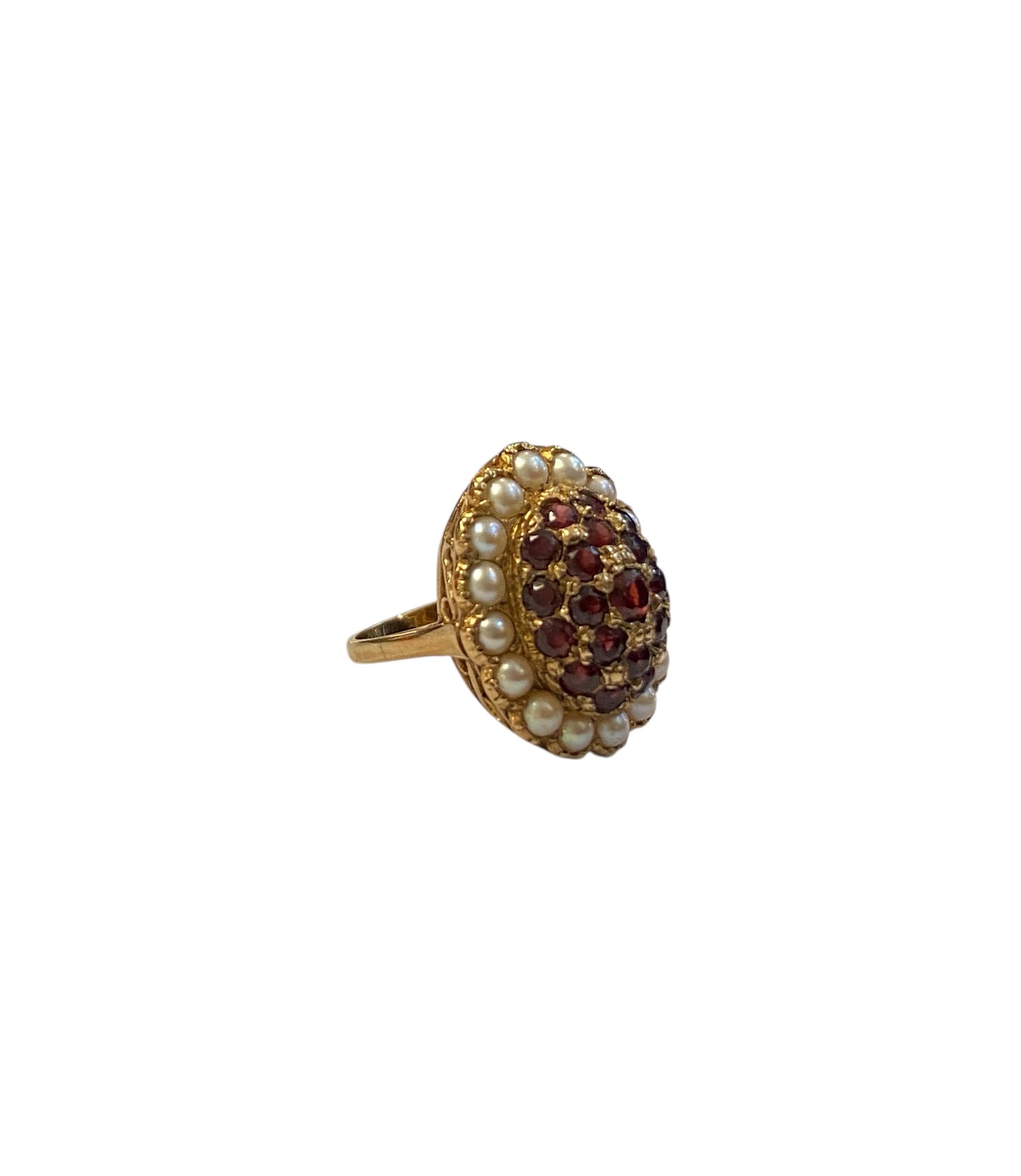 9ct vintage coctail ring with garnets and pearls size L