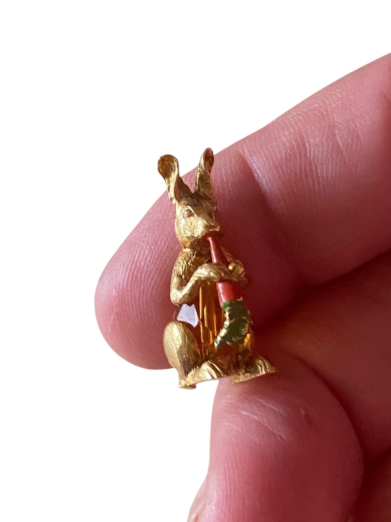 9ct vintage rabbit charm with carrot , signed 'Nuvo' circa 1973