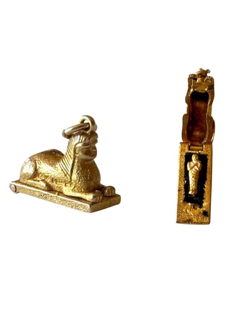 9ct vintage sphinx charm opening with mummy inside. circa 1952 3.22g by PPLD