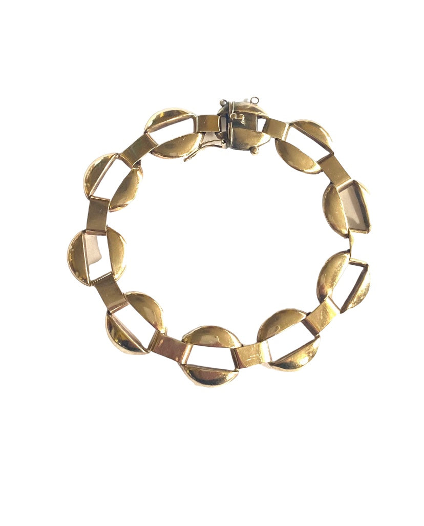 9ct 375 vintage ornate bracelet of classic design