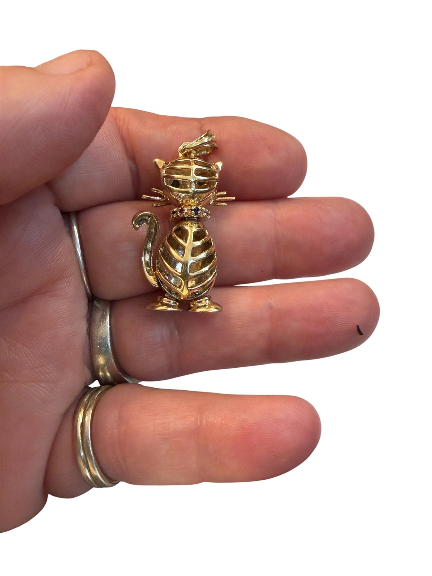 9ct vintage cat charm / pendant, articulated 7.11g