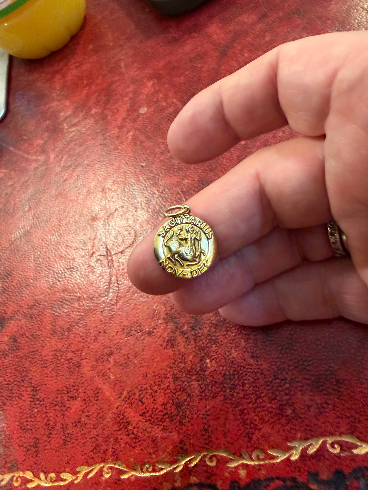 9CT VINTAGE SAGITTARIUS CHARM / PENDANT CIRCA 1978 1.75G