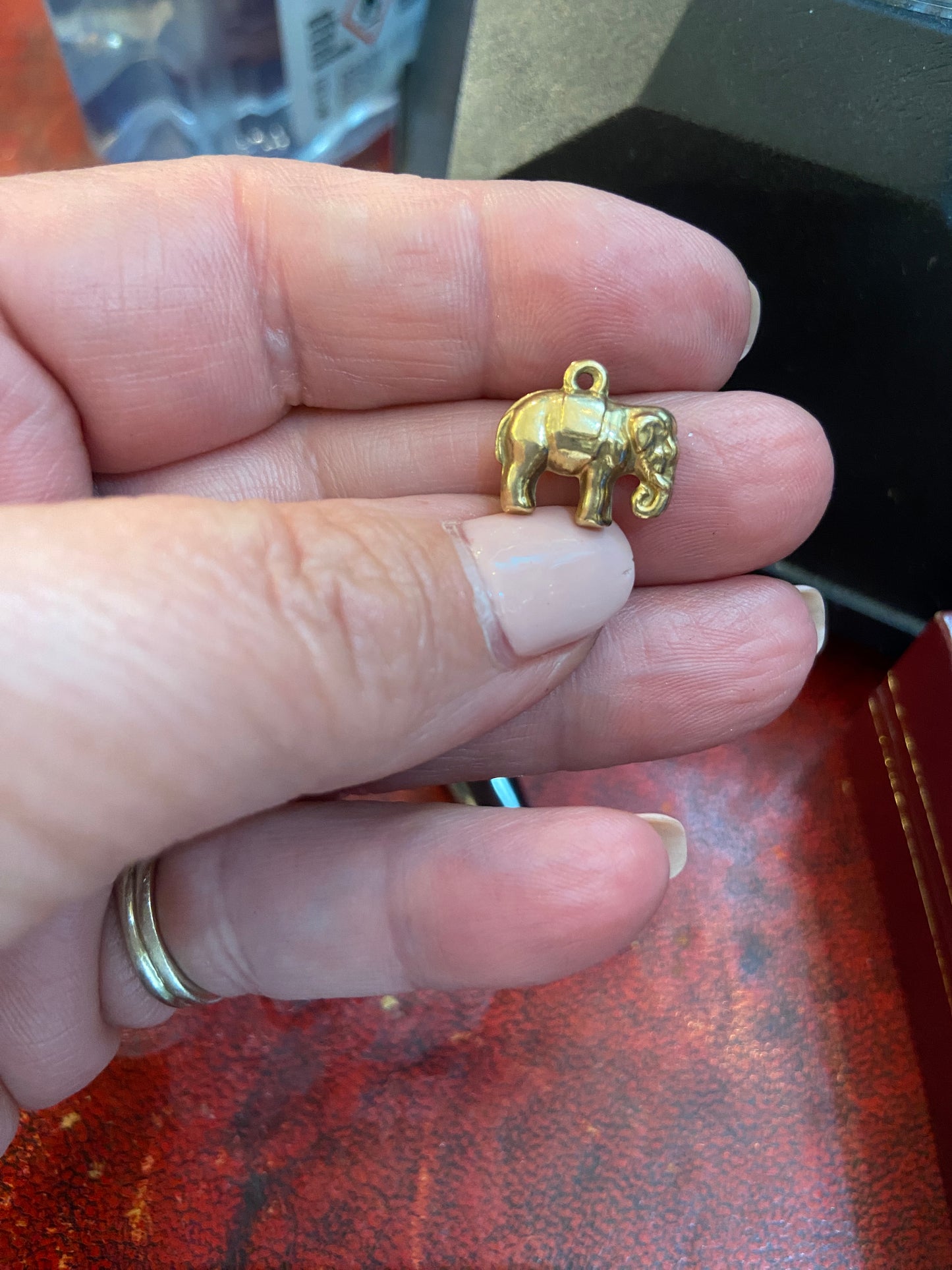 9ct vintage elephant charm, small and hollow circa 1978