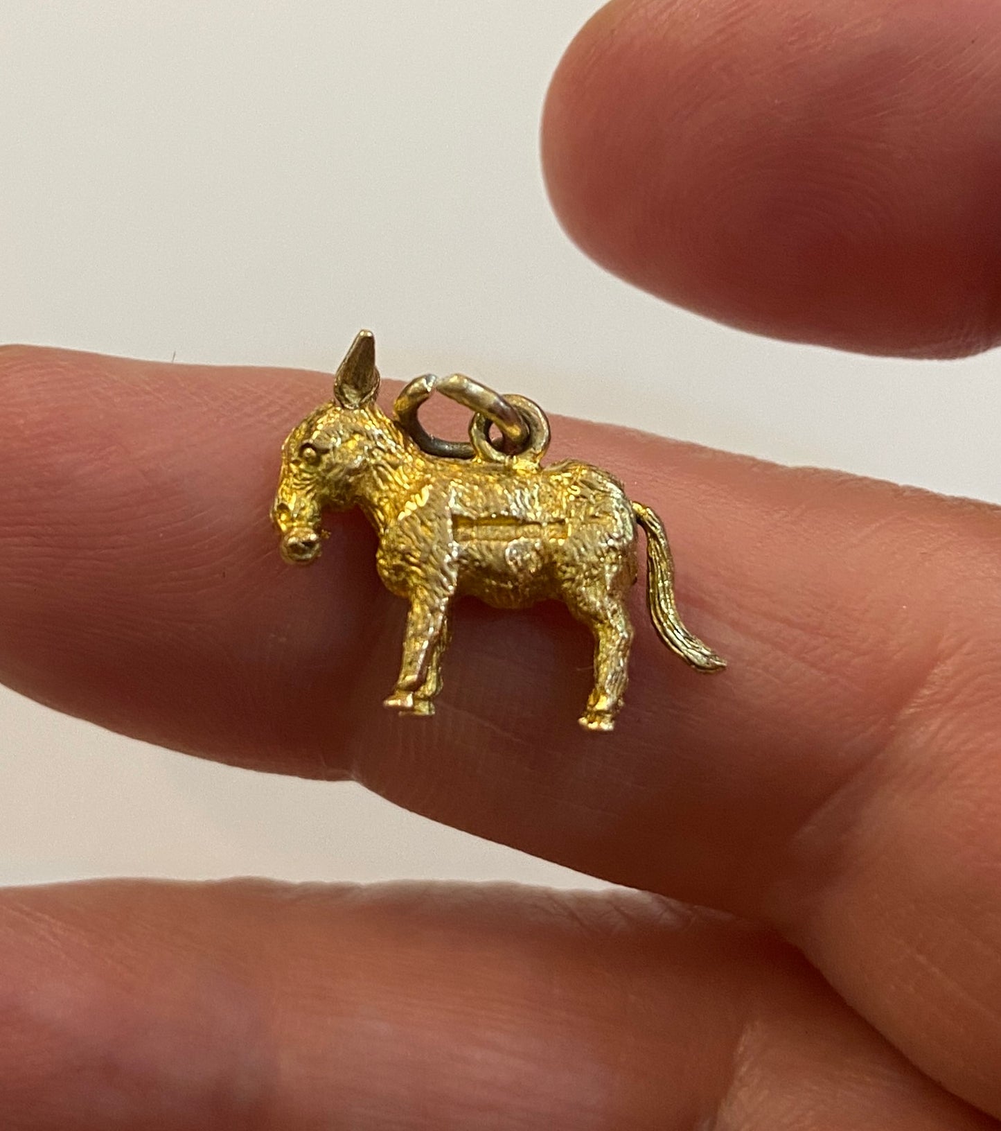 9ct vintage donkey charm with moving ears circa 1968