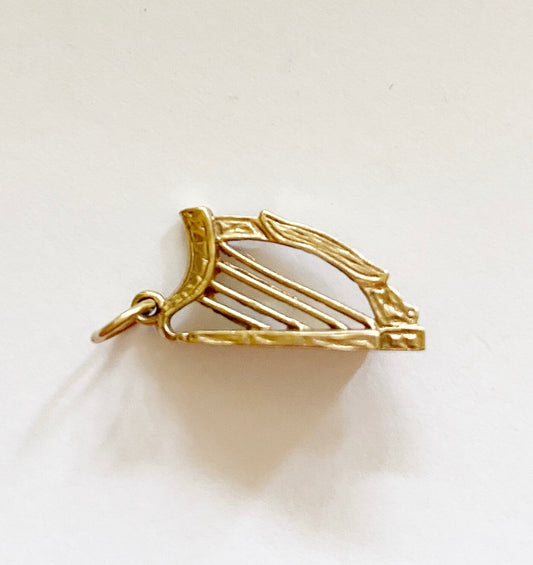 9ct vintage harp charm circa 1966 Dublin