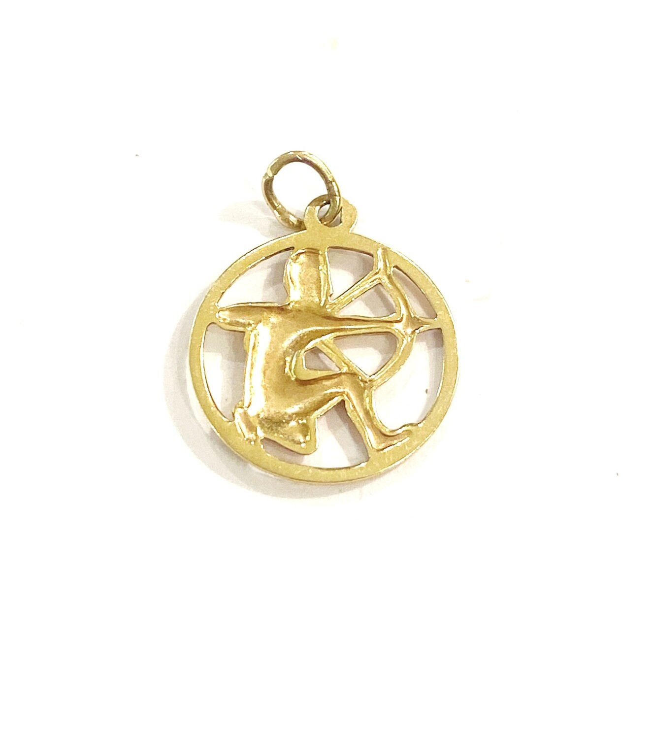 18ct vintage sagittarius charm / pendant