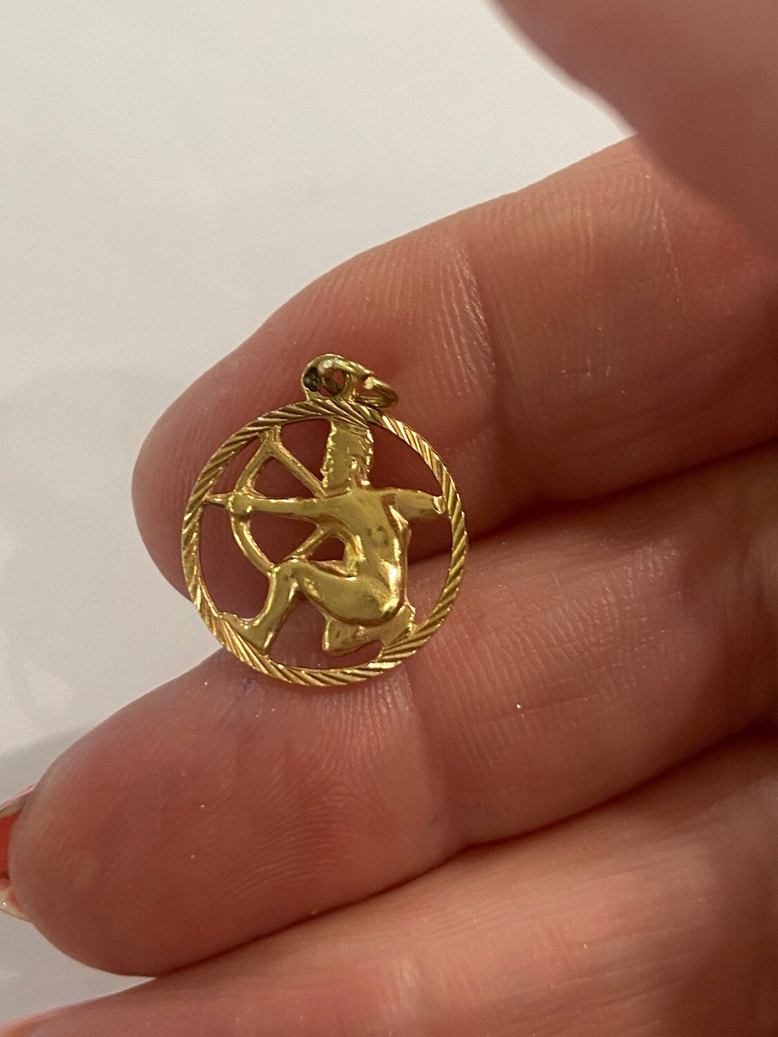 18ct vintage sagittarius charm / pendant