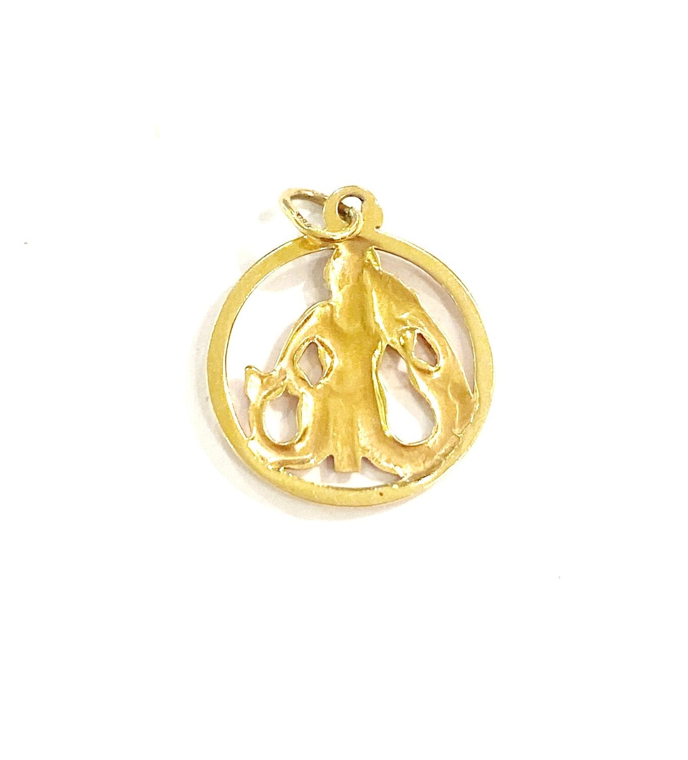 18ct vintage Aquarius pendant charm