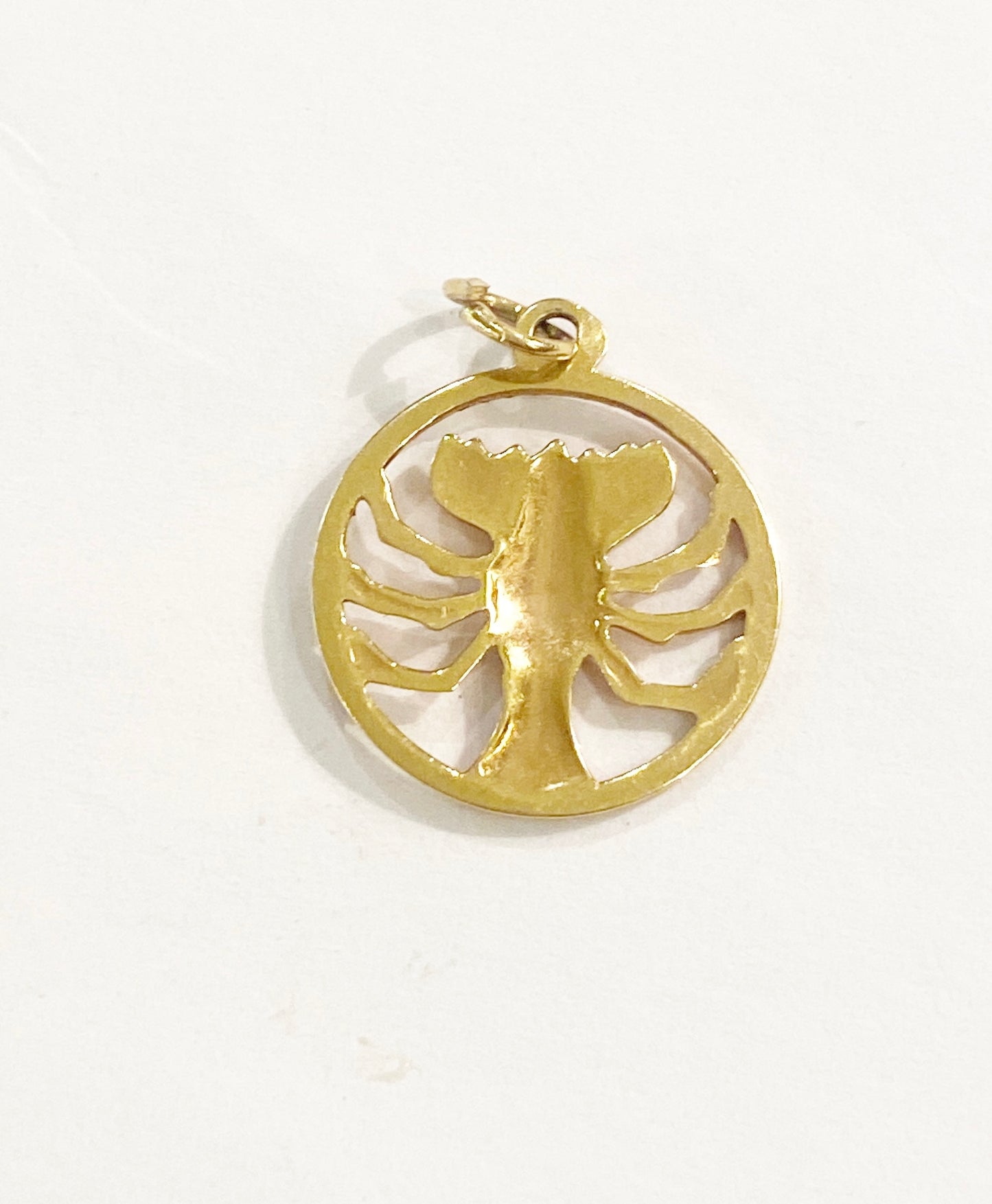 18ct 750 vintage scorpio charm / pendant
