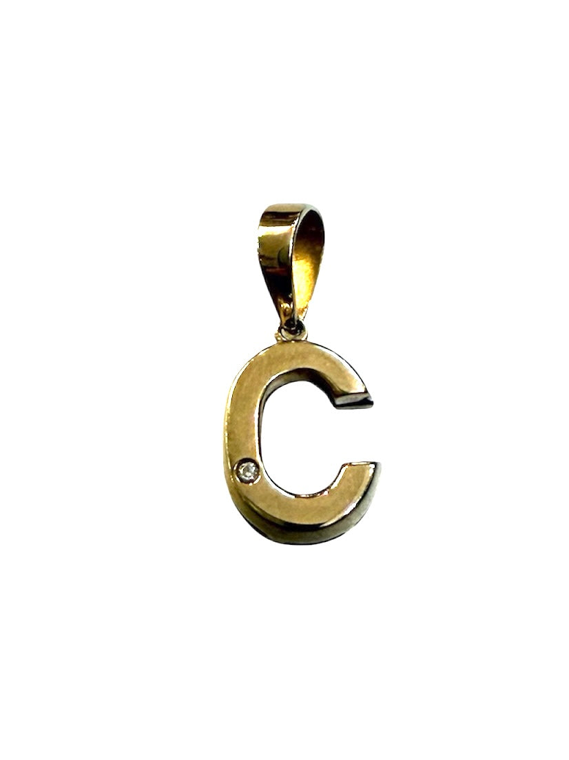 9ct vintage initial C charm with a small diamond 1.9g