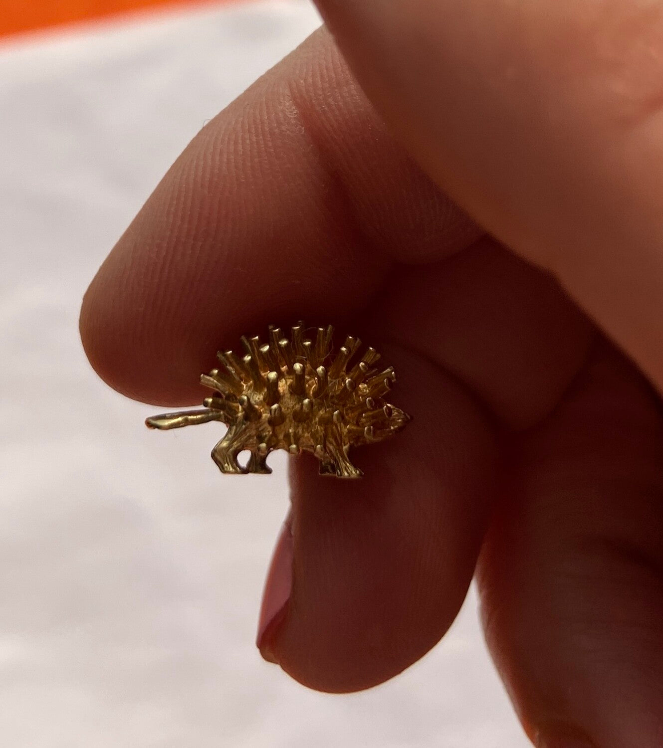 9ct vintage hedgehog charm small circa 1979 2.5g