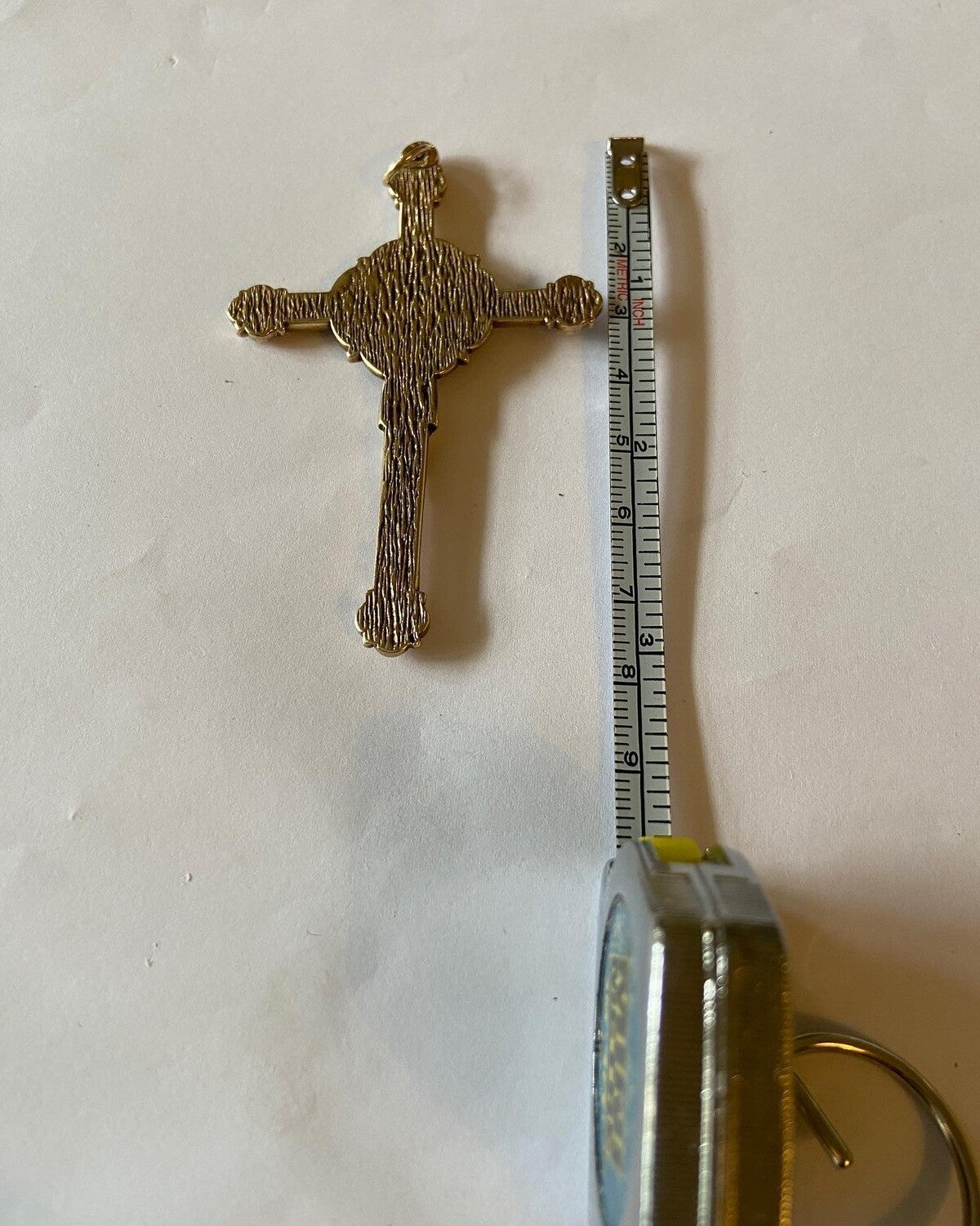 9ct pre owned very large crucifix pendant 20.4g