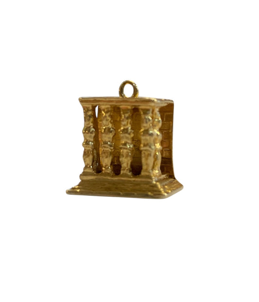 18ct 750 parthenon charm / pendant . 2.9g