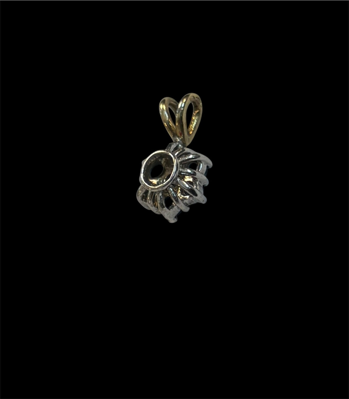 9ct vintage / pre owned sapphire ad diamond pendant