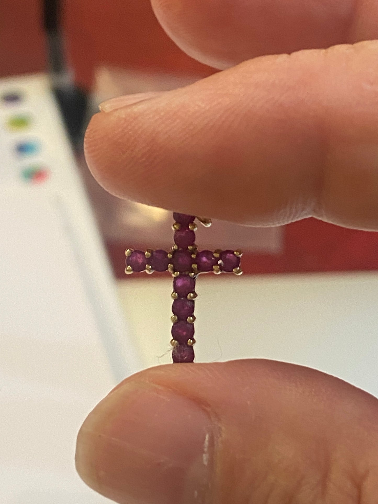 9ct vintage ruby cross, small 0.7g
