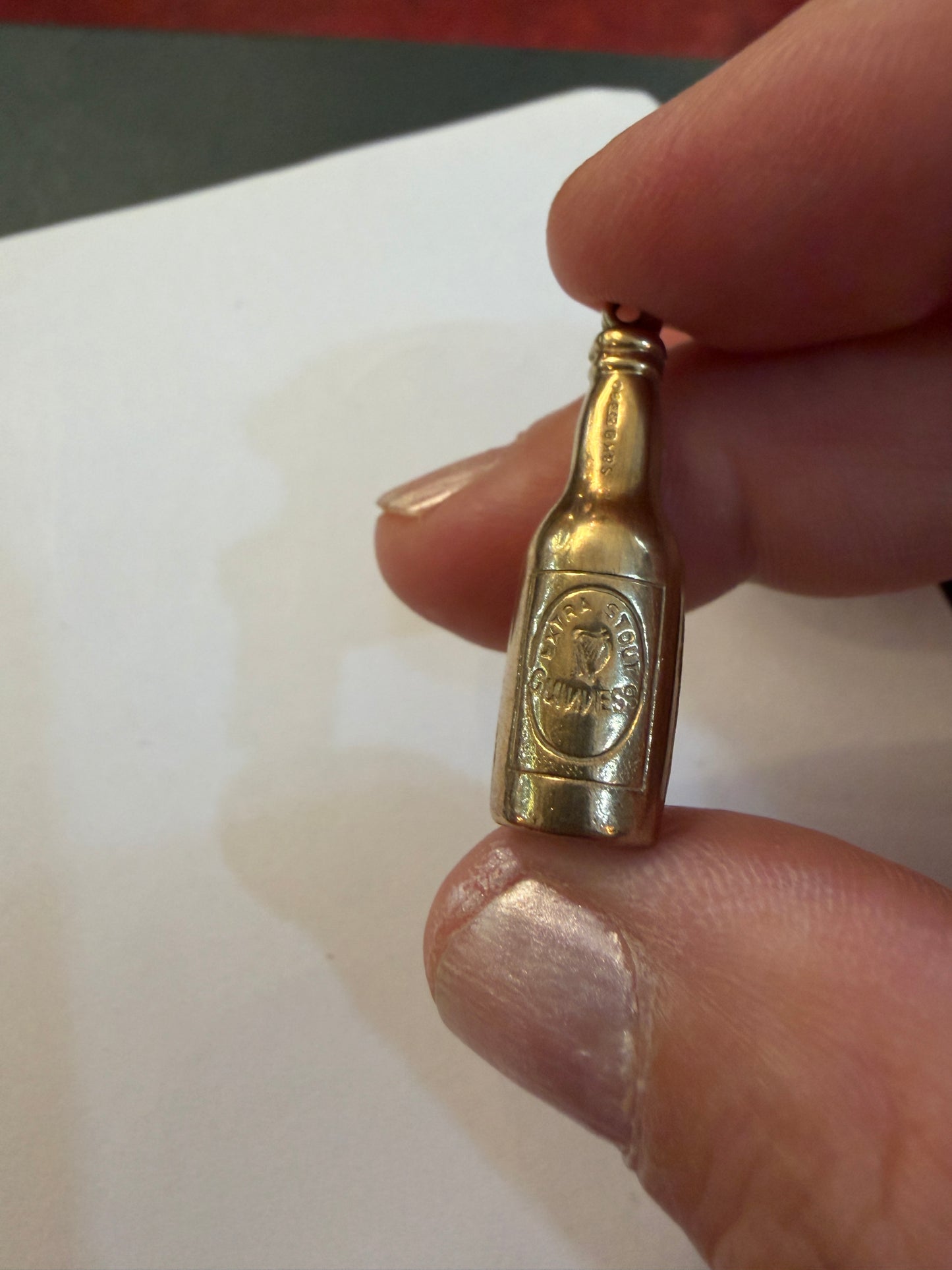 9ct vintage bottle of guinness charm, circa 1972 hollow 1.33g
